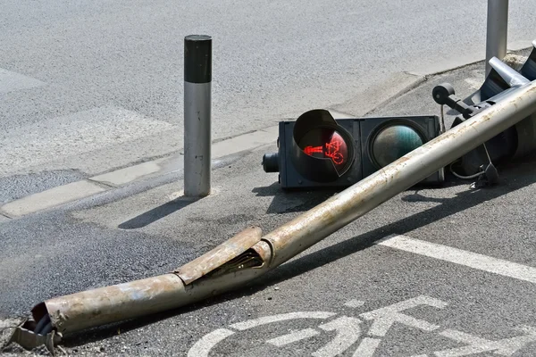 Ødelagt trafikklys – stockfoto