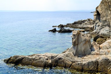kayalar ve deniz