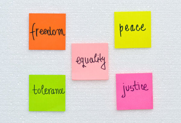 Равные права
