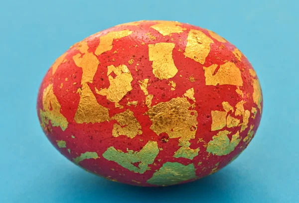 Червоний пасхальне яйце — стокове фото