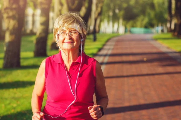 çalışan aktif kadın kıdemli