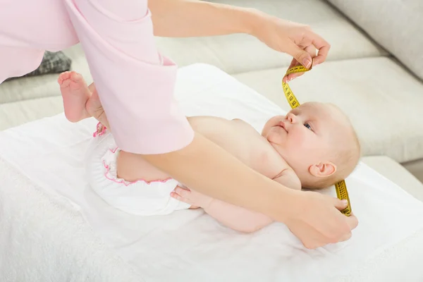 Gesundes, glückliches Baby — Stockfoto