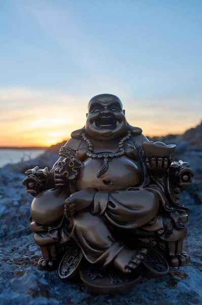 Figura Buda Pôr Sol Penhasco Mar — Fotografia de Stock