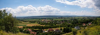 Bolechowice (Polonya doğal yerinde panoramik görünümü)