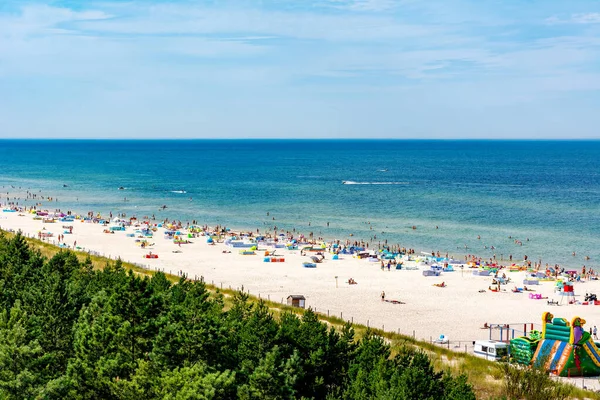 Karwia yakınlarındaki Debki 'de güzel bir sahil (Polonya)