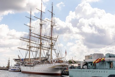 Polonya yelkenli gemisi 