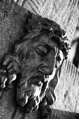 Çarmıha gerilmiş İsa'nın yüzü