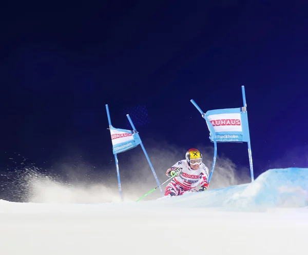 Marcel Hirscher skiing at a slalom event — 图库照片