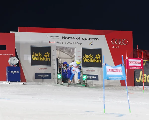 Maria Pietlae-Holmner beginnen op een evenement slalom skiën — Stockfoto