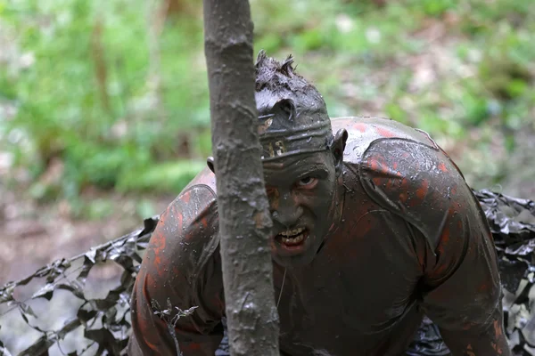 Stockholm Sweden May 2016 Angry Man Tree Covered Mud Screaming — Stock Photo, Image