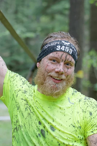 Estocolmo Suecia Mayo 2016 Hombre Sonriente Con Barba Barro Cara —  Fotos de Stock