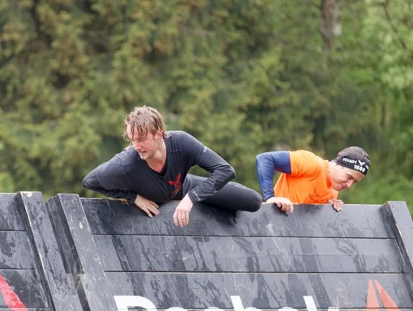 Stockholm Sweden May 2016 Men Climbing Plank Obstracle Obstacle Race — ストック写真