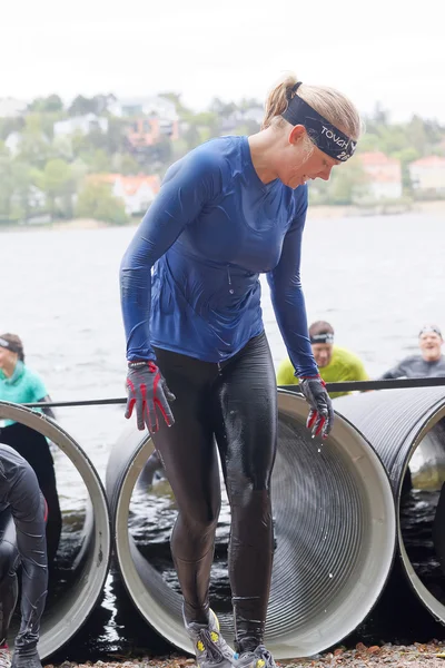 Stockholm Suède Mai 2016 Une Femme Souriante Sort Obstacle Tube — Photo