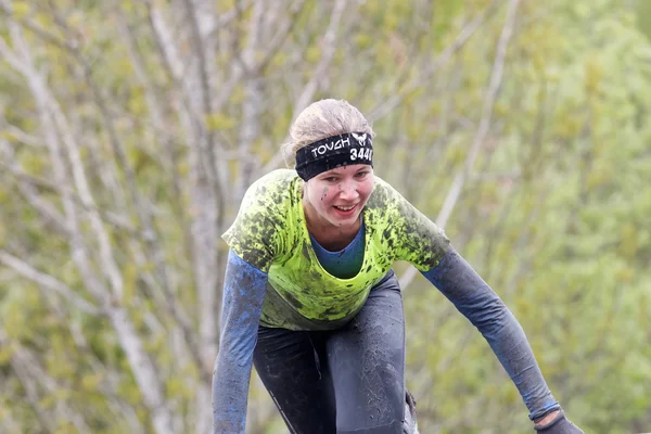 Stockholm Suède Mai 2016 Des Femmes Couvertes Boue Dressent Obstacle — Photo