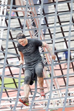 Net bir engel tırmanma erkekler