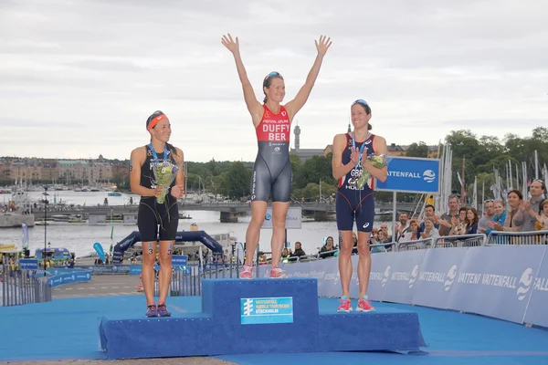 Stockholm - 2 Temmuz 2016: Flora Duffy, Andrea Hewitt ve Helen Jenkins, 2 Temmuz 2016 tarihinde İsveç 'in Stockholm kentinde düzenlenen Bayanlar Itu Dünya Triatlon Şampiyonası' nda birinci sırada yer aldılar.