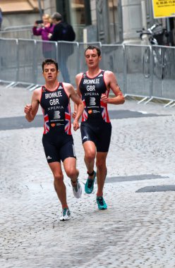 Stockholm - 02 Temmuz 2016: triathletes Alistair ve Jonathan Brownlee erkekler İTÜ dünya triatlon series karşılaşmasında 02 Temmuz 2016 Stokholm, İsveç'te çalışan açık görünüm