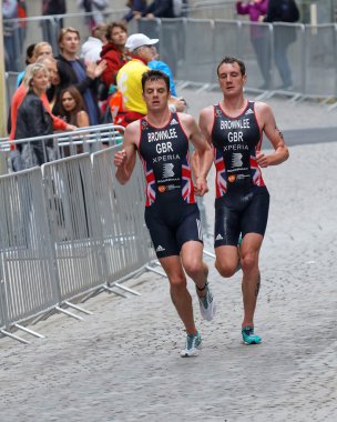 Stockholm - 02 Temmuz 2016: triathletes Alistair ve Jonathan Brownlee erkekler İTÜ dünya triatlon series karşılaşmasında 02 Temmuz 2016 Stokholm, İsveç'te çalışan açık görünüm