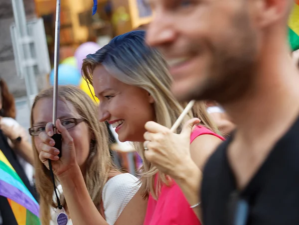 Lider szwedzkiej partii Ebba Busch Thor w paradzie dumy — Zdjęcie stockowe