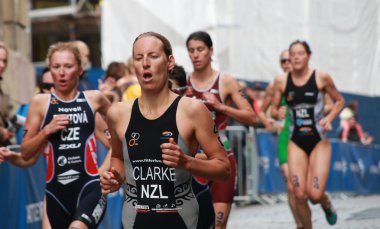 çalışan, rebecca clark ve vendula frintova