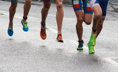 Triatlon ayaklar ve bacaklar-2