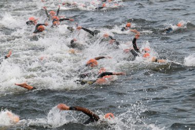 Triatlon, birçok Yüzme erkek