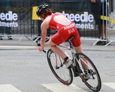 Jolanda Annen triatlon olay Bisiklete binme