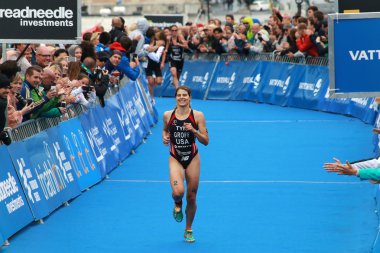 Sarah Groff kazanan önce birkaç yarda