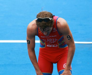 Fernando Alarza - triatlon olaydan sonra yorgun