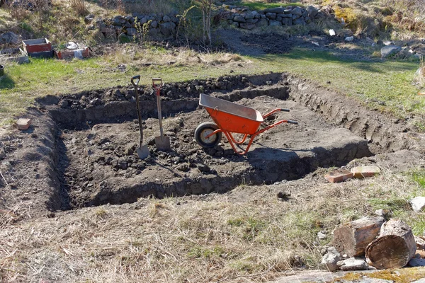 Preapare voor het bouwen van een klein huis en wiel barrow — Stockfoto