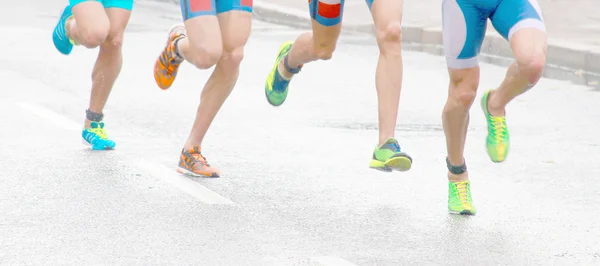 Courir pieds et jambes colorés — Photo