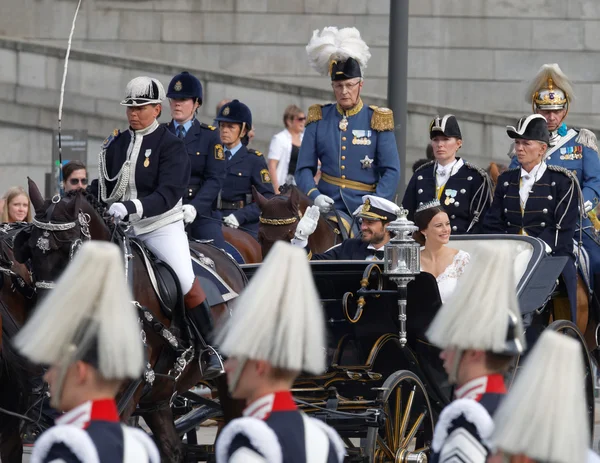 Le prince suédois Carl-Philip Bernadotte et sa femme — Photo