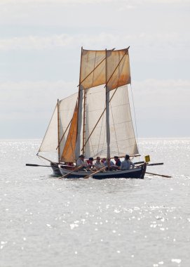 bir küçük, eski yelkenli gemi