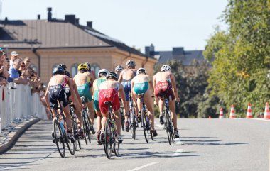 Running triathletes and bikes