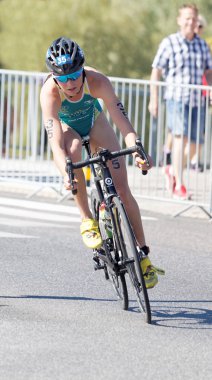 Triatlet Natalie Van Coevorden Bisiklete binme