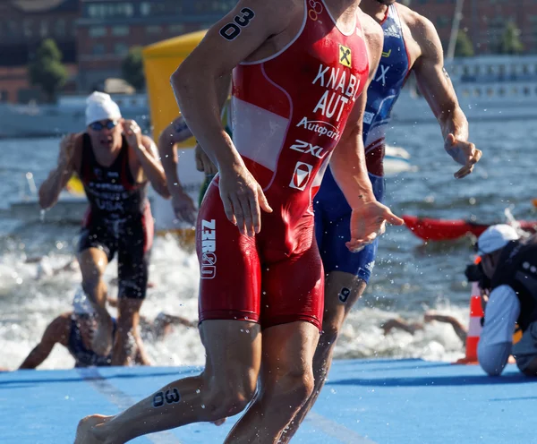 Nahaufnahme der Laufbeine und Oberkörper von Schwimmern — Stockfoto