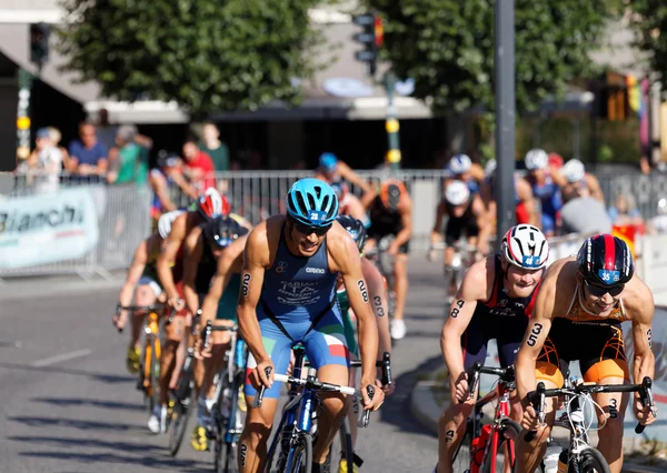 Stockholm Sweden Aug 2015 Close Group Muscular Cycling Triathlon Competitors — Stock Photo, Image