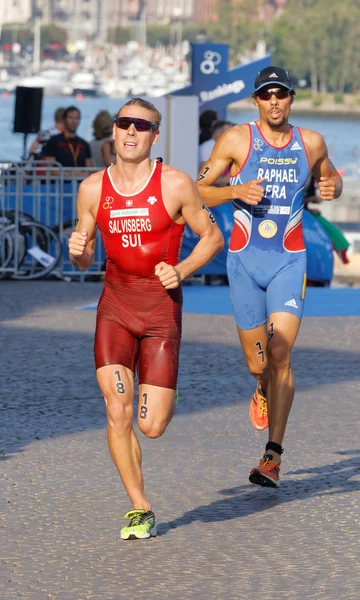 Stockholm Sweden Aug 2015 Tough Fight Two Colorful Running Triathletes — ストック写真