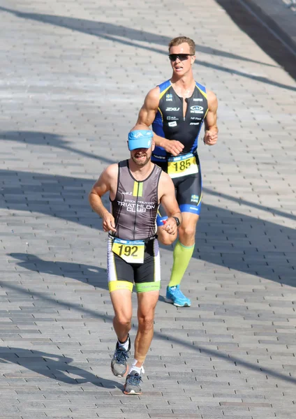 Stockholm Ago 2015 Dos Hombres Corriendo Con Luz Solar Brillante — Foto de Stock