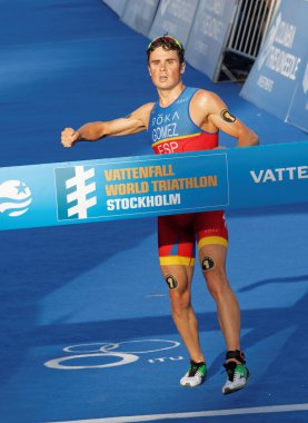 Stockholm, İsveç - 23 Ağustos 2015: Triatloncu Javier Gomez Noya (Esp) 23 Ağustos 2015 tarihinde İsveç 'in Stockholm kentinde düzenlenen Erkekler Itu Dünya Triatlon Şampiyonası' nda triatlon yarışmasını kazandı.