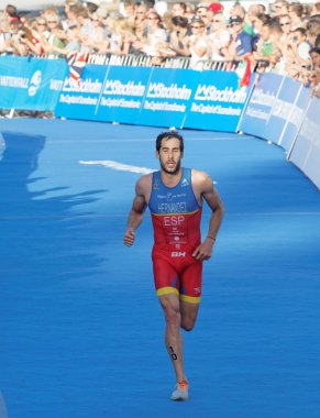 Kas triatlet Vincente Hernandez Son'u çalıştıran