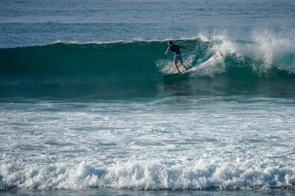 Sri Lanka Mirissa Yakın Hint Okyanusu Nda Sörf Yapmak Için — Stok fotoğraf