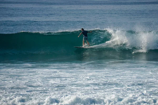 Surfista Perfecta Ola Azul Aguamarina Alineación Vacía Perfecto Para Surf — Foto de Stock