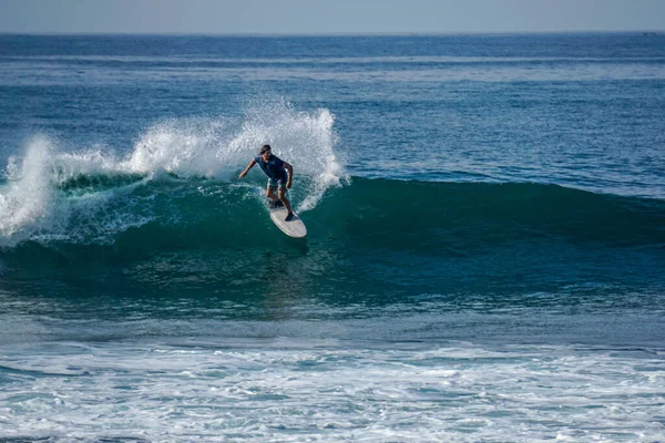 Surfista Perfecta Ola Azul Aguamarina Alineación Vacía Perfecto Para Surf — Foto de Stock