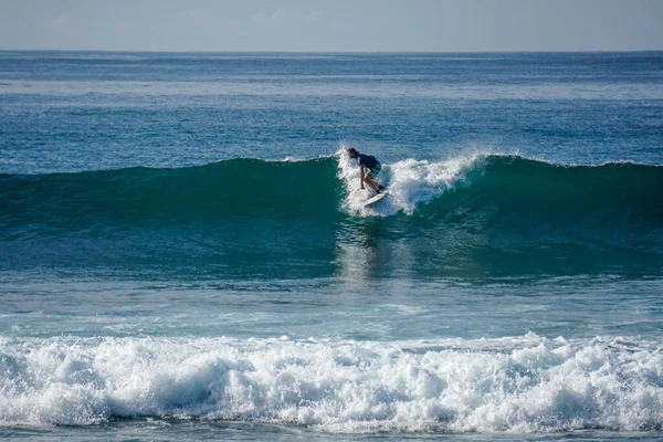 Sri Lanka Mirissa Yakın Hint Okyanusu Nda Sörf Yapmak Için — Stok fotoğraf