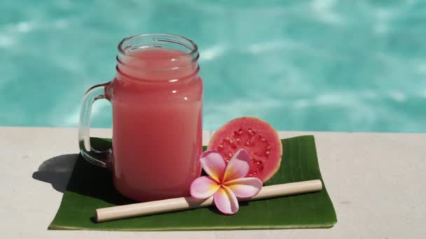 Video Footage Glass Mason Jar Pink Guava Juice Bamboo Straw — Stock Video