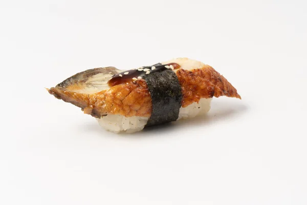 Sushi Nigiri Unagi Kawałek Węgorza Gotowanym Ryżem Nori Nasionami Sezamu — Zdjęcie stockowe