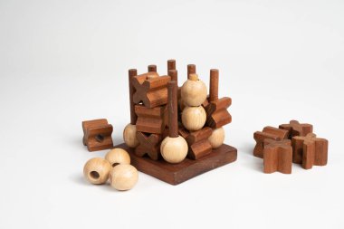 Tic-tac-toe oyunu. tic-tac-toe yarışması için üç boyutlu ahşap kabarık alan. Oyun bitti..