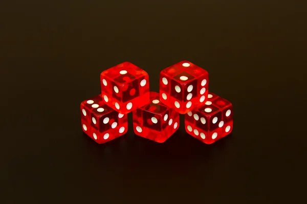 Zarlar siyah arkaplanda izole edildi