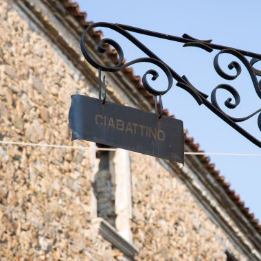 Eski bir kunduracı iz